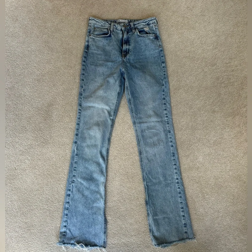 Zara Light Blue Flare Jeans - Picture 1 of 4